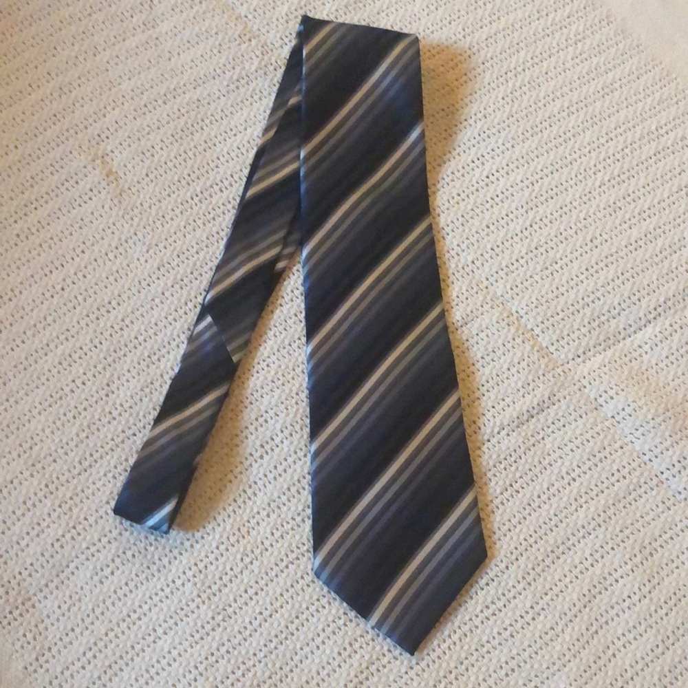 Antonio Vessi tie - stripped patterned